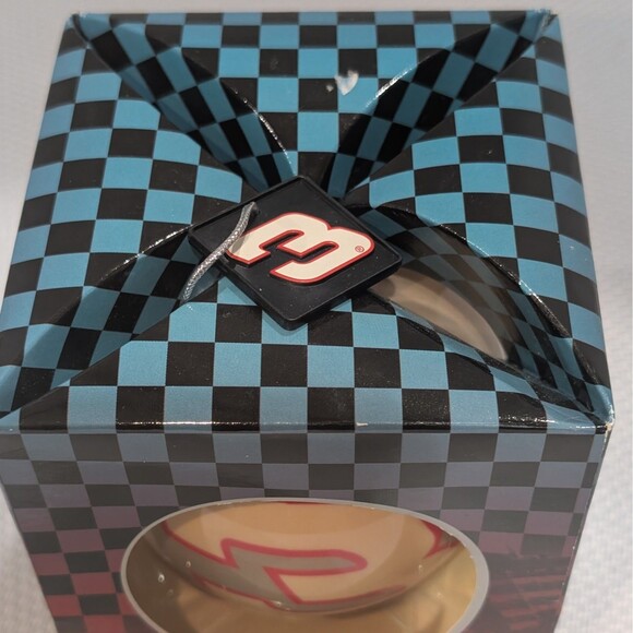 2004 NASCAR Dale Earnhardt Large Ball Christmas Tree Ornament Goodwrench 3 - Picture 3 of 5